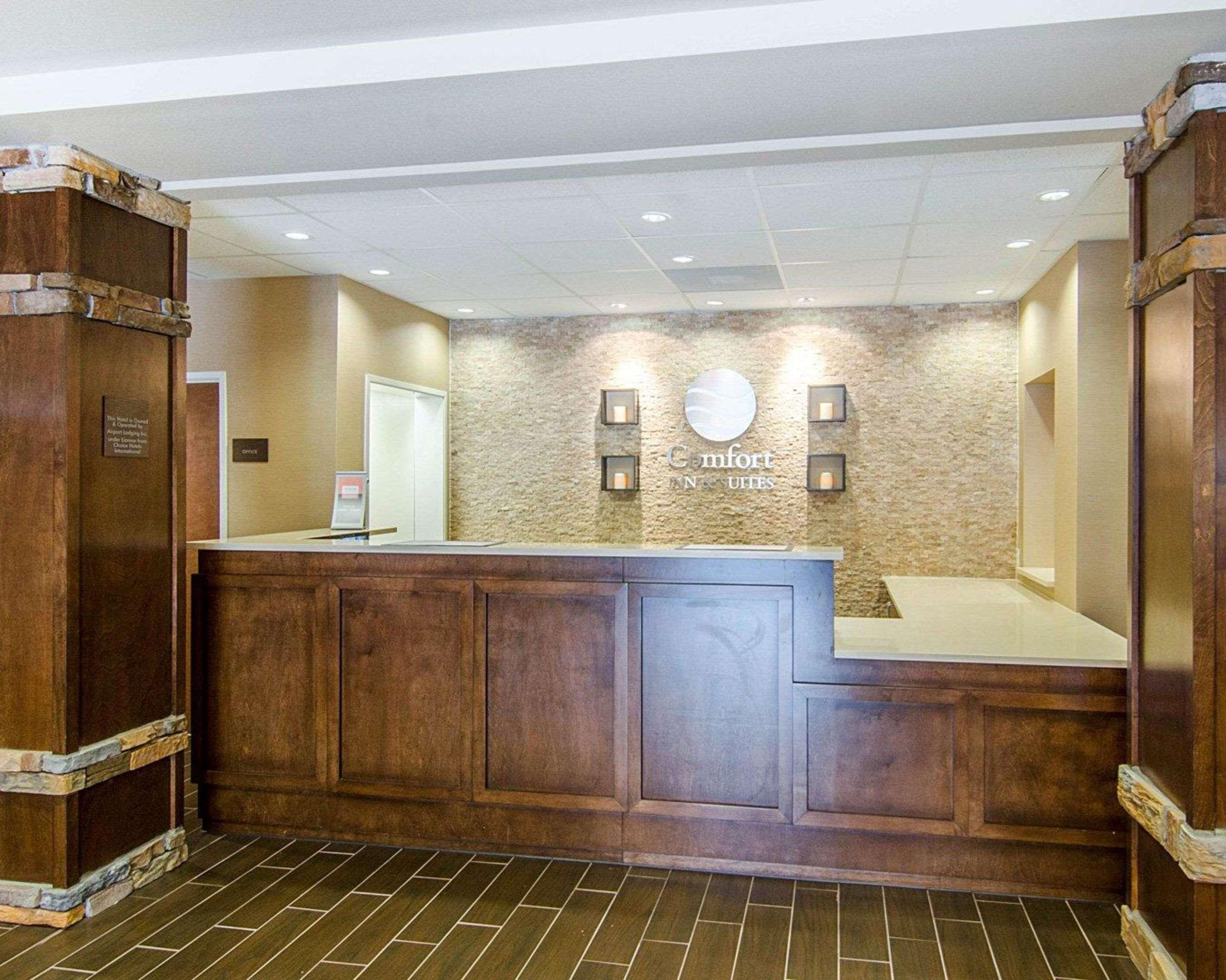 Comfort Inn & Suites Lynchburg Airport - University Area Dış mekan fotoğraf