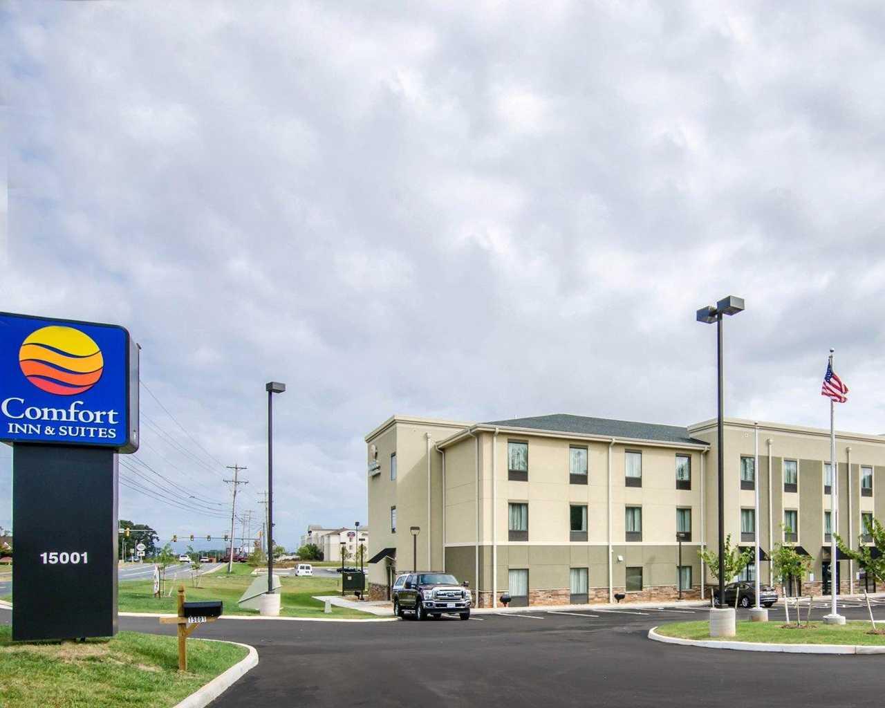 Comfort Inn & Suites Lynchburg Airport - University Area Dış mekan fotoğraf