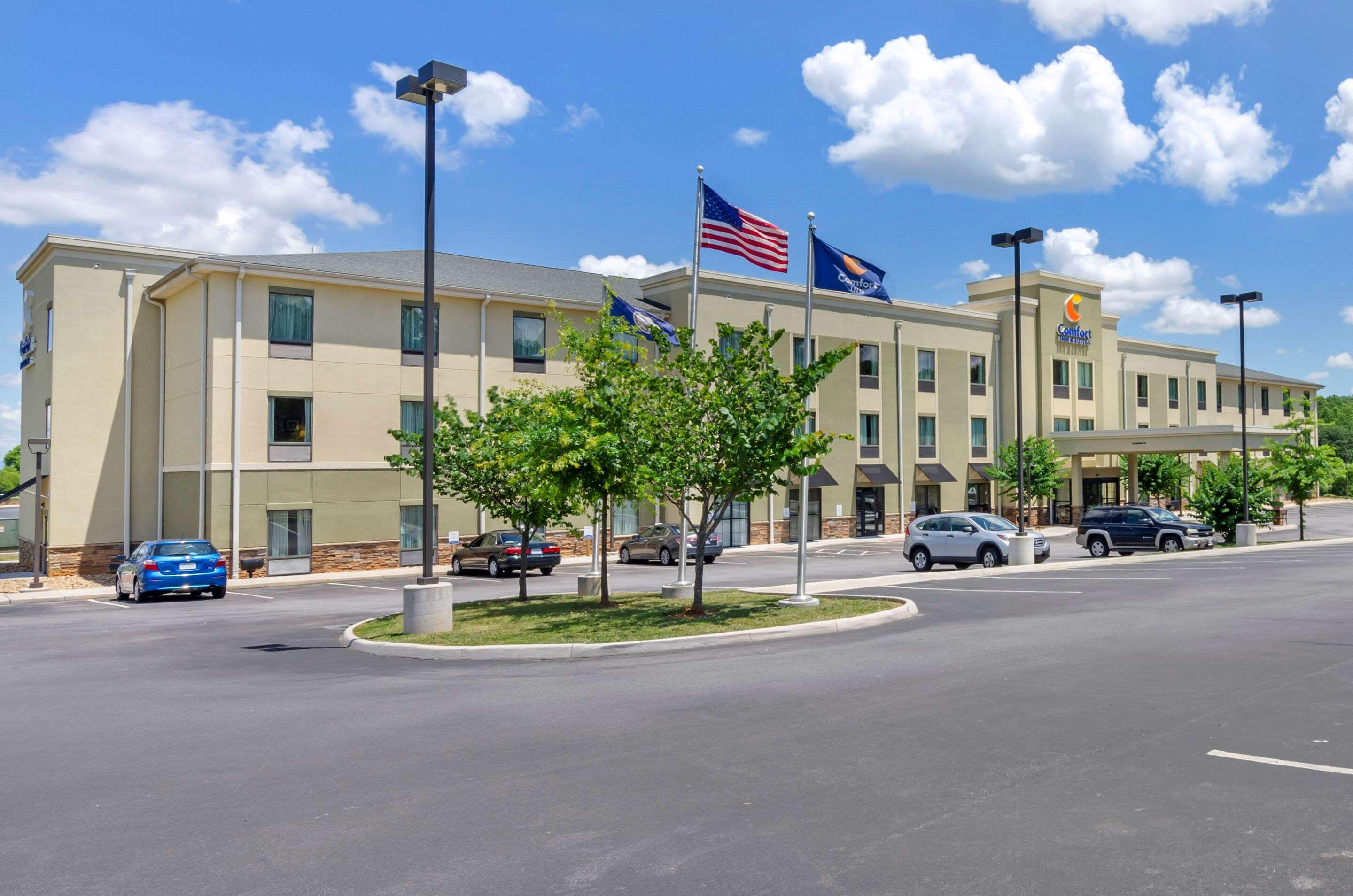 Comfort Inn & Suites Lynchburg Airport - University Area Dış mekan fotoğraf