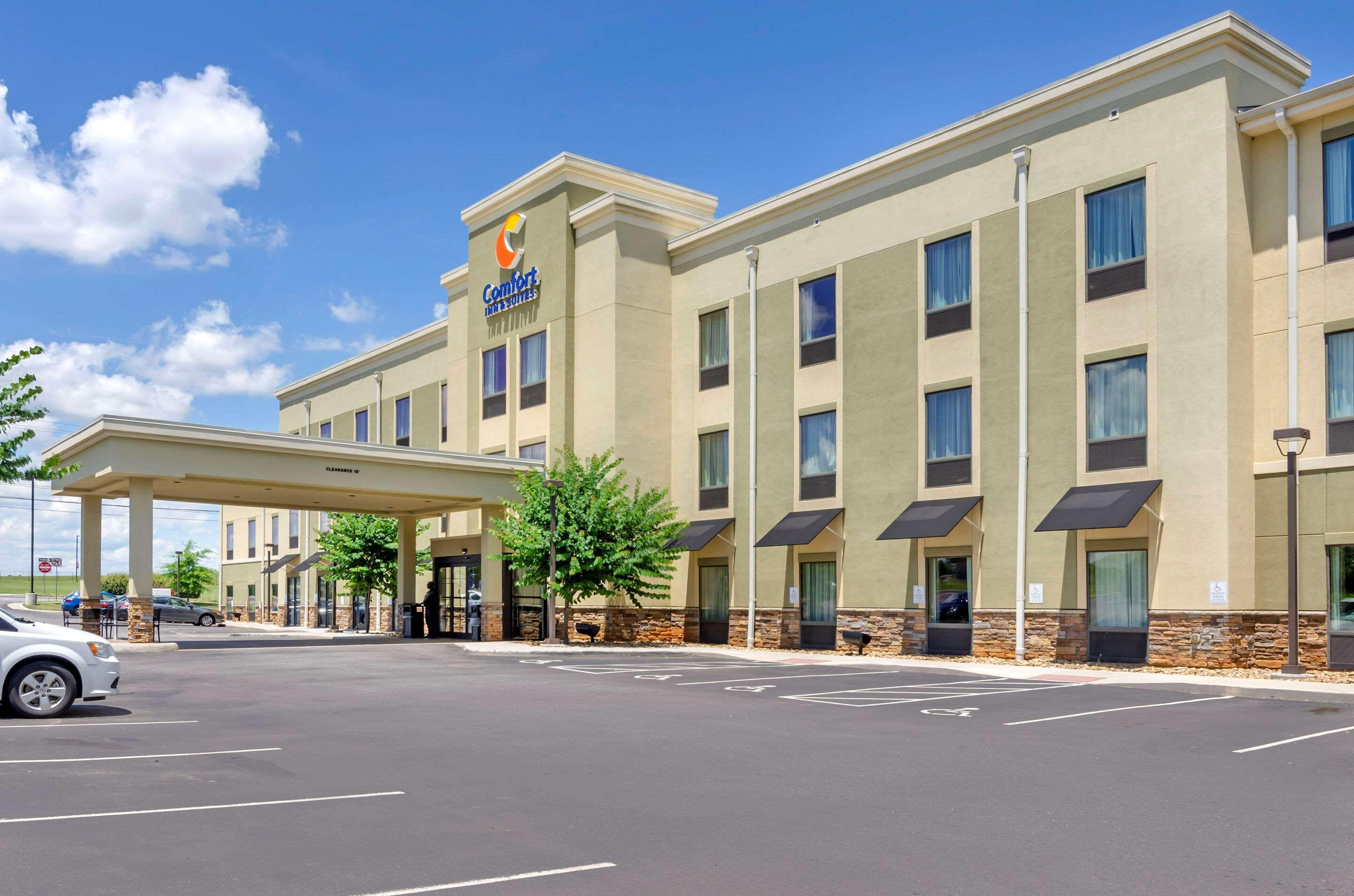 Comfort Inn & Suites Lynchburg Airport - University Area Dış mekan fotoğraf